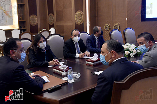 رئيس الوزراء يتابع موقف توفير أراضى المبادرة الرئاسية سكن لكل المصريين (2)