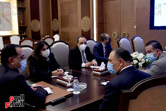 رئيس الوزراء يتابع موقف توفير أراضى المبادرة الرئاسية سكن لكل المصريين (3)