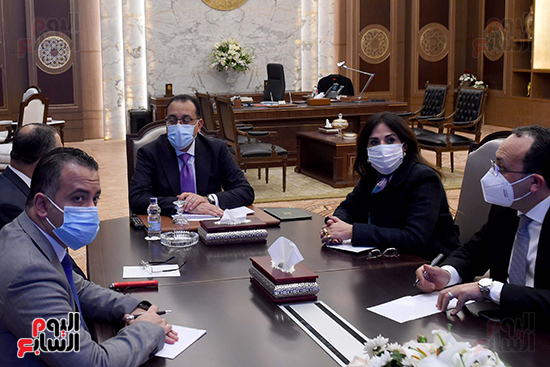 رئيس الوزراء يتابع موقف توفير أراضى المبادرة الرئاسية سكن لكل المصريين (1)