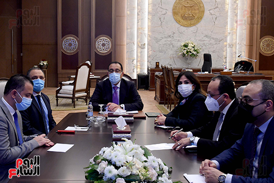رئيس الوزراء يتابع موقف توفير أراضى المبادرة الرئاسية سكن لكل المصريين (5)