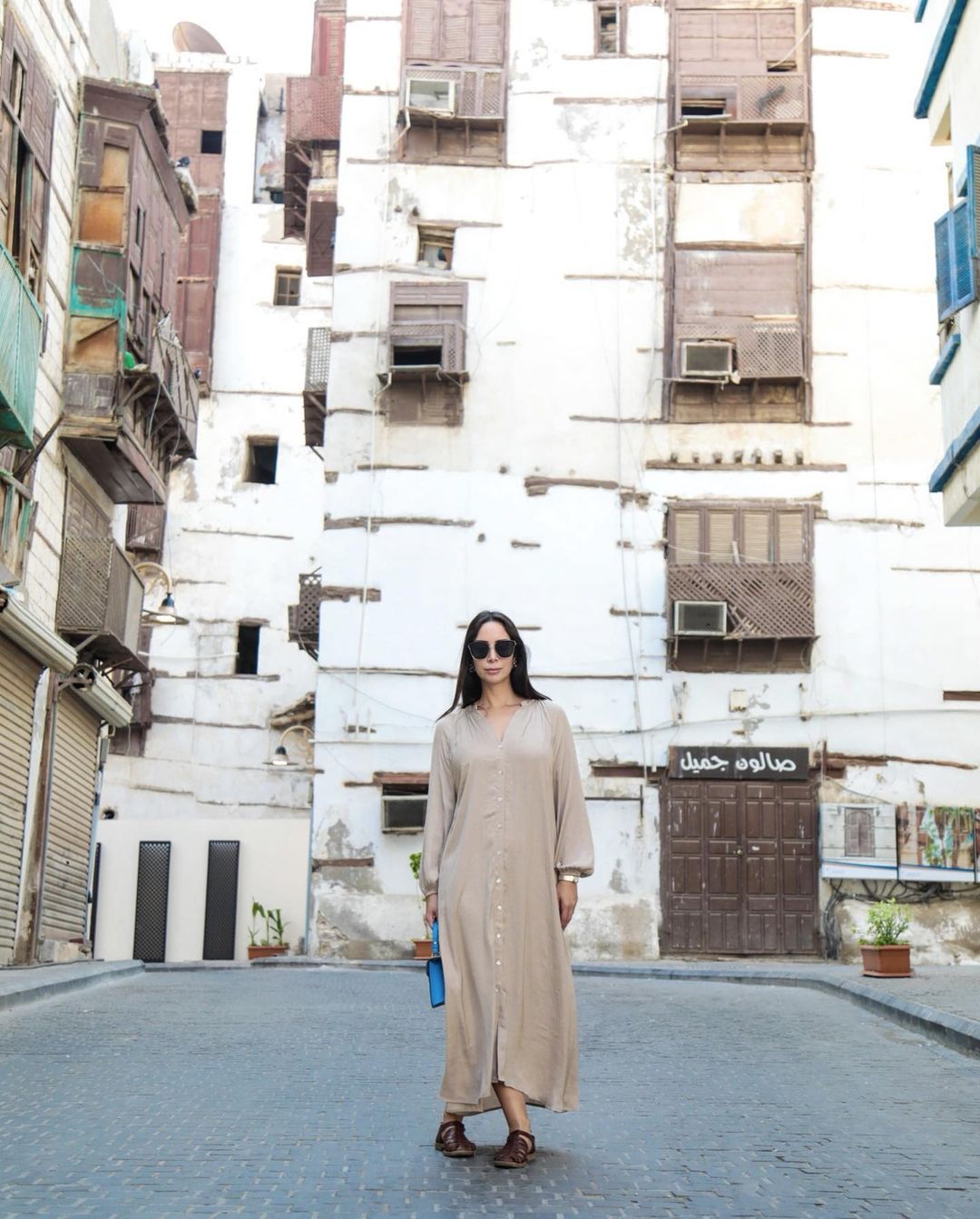 بسنت شوقى فى شوارع جدة التاريخية