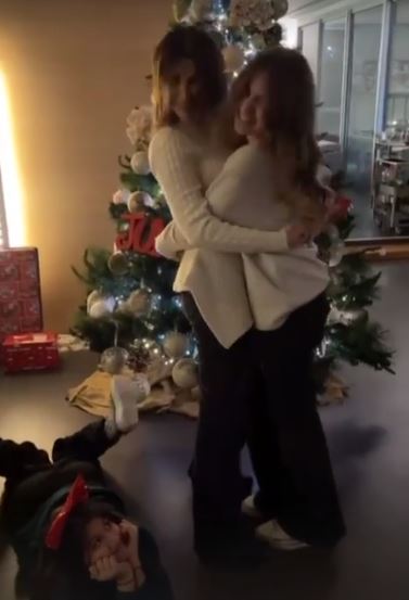 نانسي وبناتها