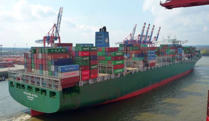 ميناء الإسكندرية يستقبل أكبر سفن الحاويات فى العالم (2)