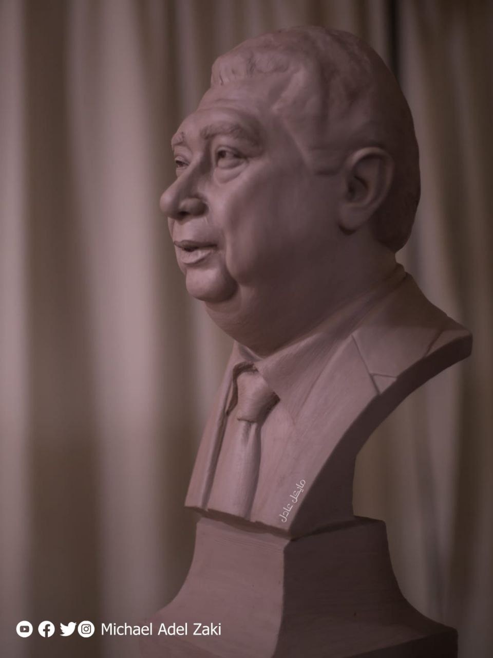 تمثال ماجد الكدوانى (2)