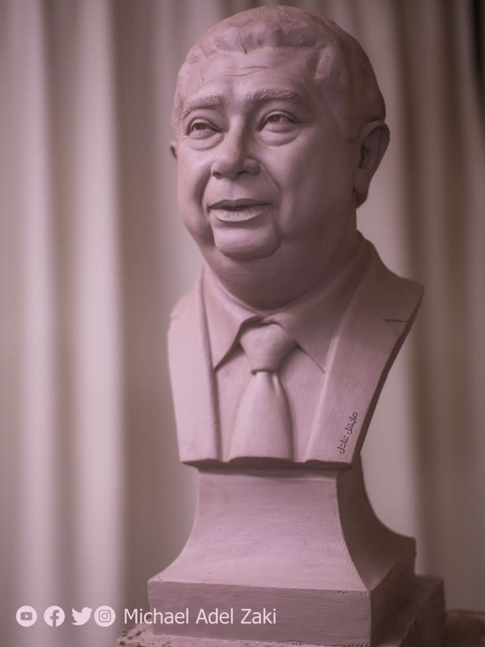 تمثال ماجد الكدوانى (1)