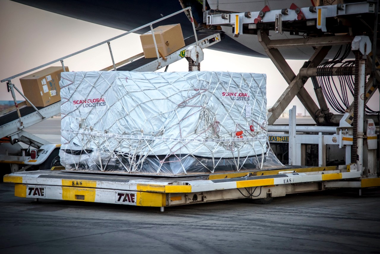 شحنة اللقاحات تصل مطار القاهرة