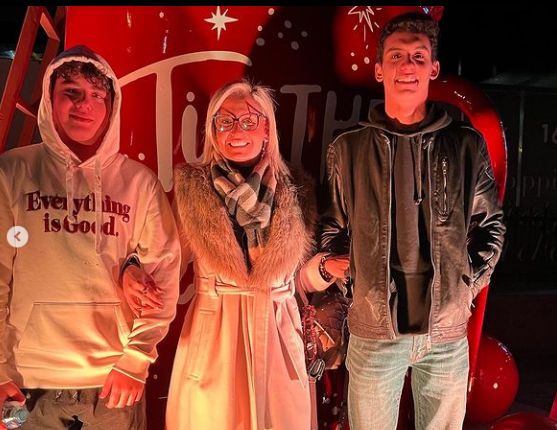 هنا شيحة برفقة ابنائها