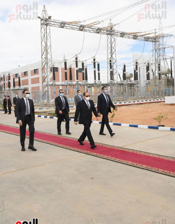 الرئيس السيسى يفتتح محطة بنبان ومشروعات كهرباء بالصعيد (3)