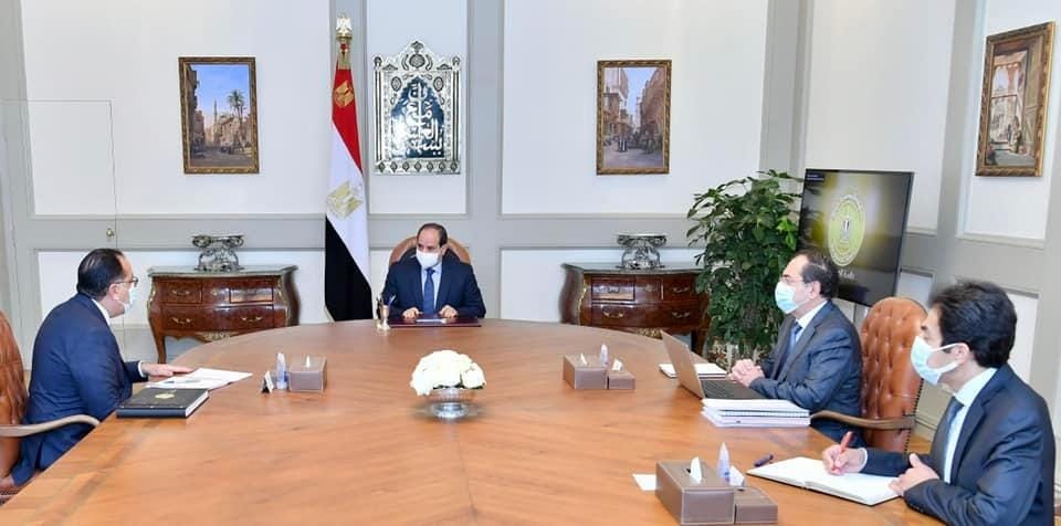 الرئيس عبد الفتاح السيسى خلال إحدى الاجتماعات لمتابعة مشروعات قطاع البترول