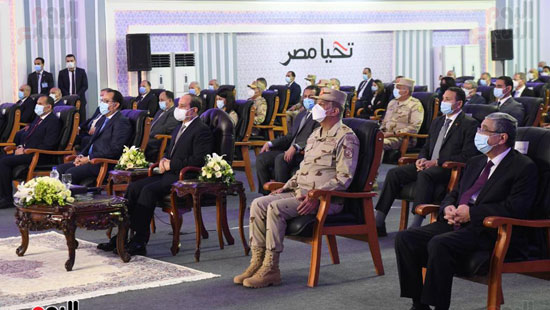 الرئيس السيسى يفتتح محطة بنبان ومشروعات كهرباء بالصعيد (4)