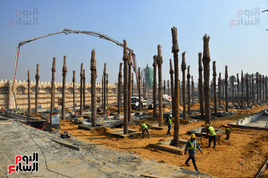 محافظ القاهرة ومساعد أول رئيس الوزراء يتفقدان مواقع عمل مشروع حدائق الفسطاط (6)