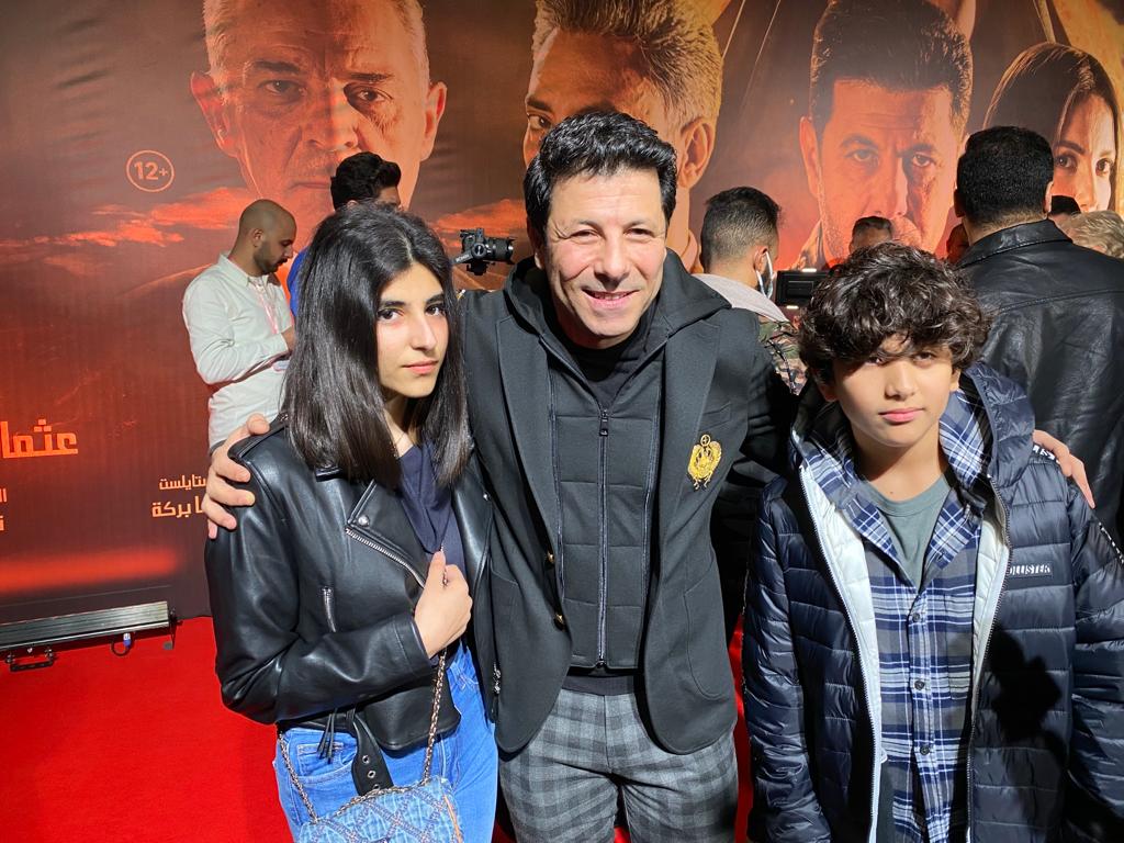 اياد نصار يصطحب ابنه وابنته في عرض خاص فيلمه الكاهن (3)