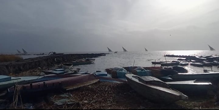 رسو مراكب الصيد على ضفاف بحيرة البرلس