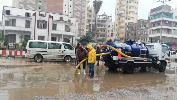 انتشار مكثف لشفط الأمطار من الشوارع (1)