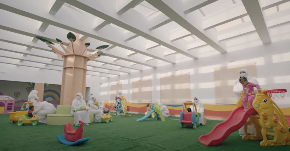 احتفاظ النزيلات بأطفالهن