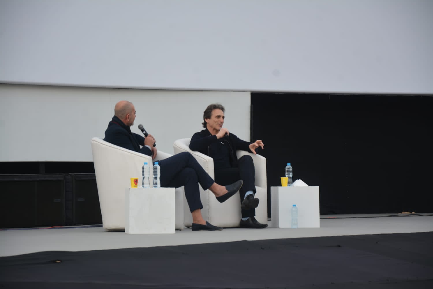 لورانس بندر تعرضت للضرب والتنمر بسبب ديانتي اليهودية وزملائي كانوا يخبسونح بالدواليب (6)