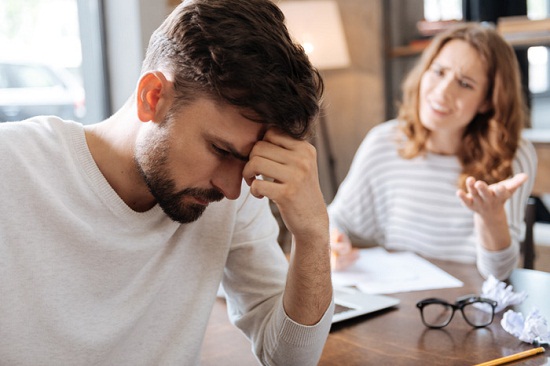 علاقة عاطفية سيئة