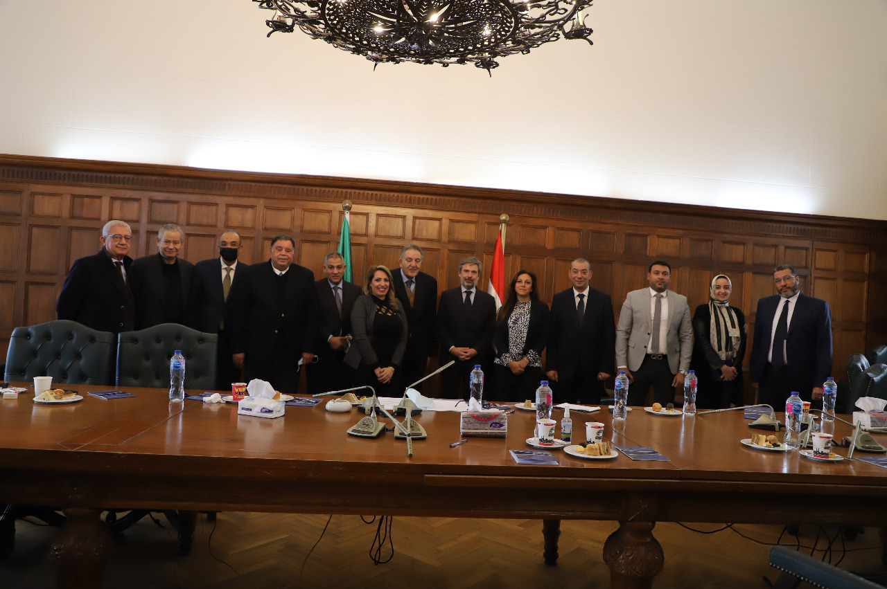 أعضاء الغرفة التجارية وسفير إيطاليا (4)