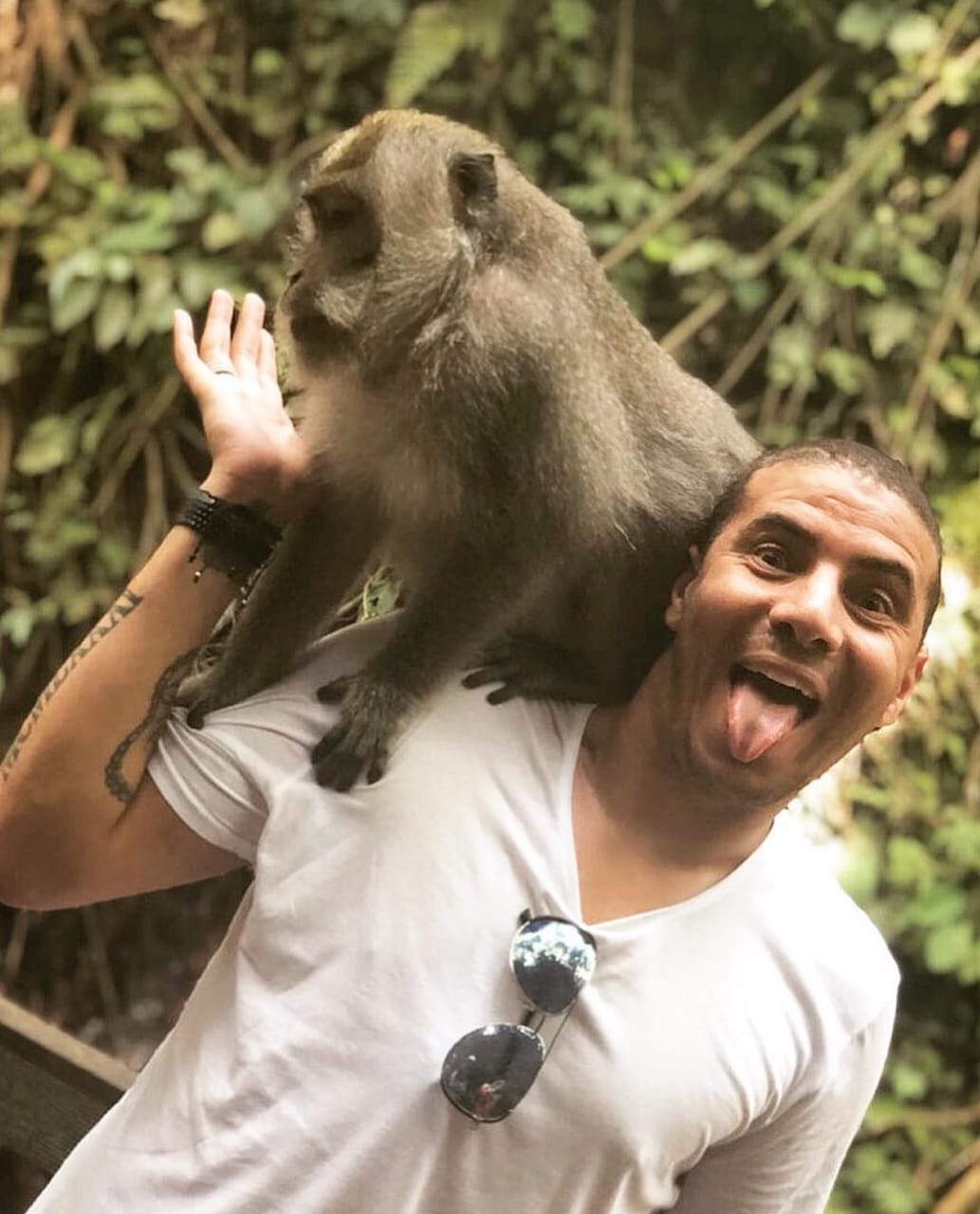 محمد زيدان مع القرد