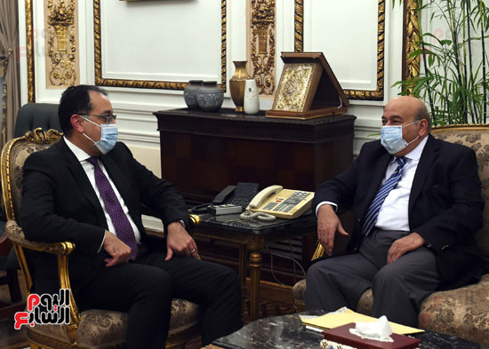 رئيس الوزراء يستقبل سفير الكويت بالقاهرة (2)