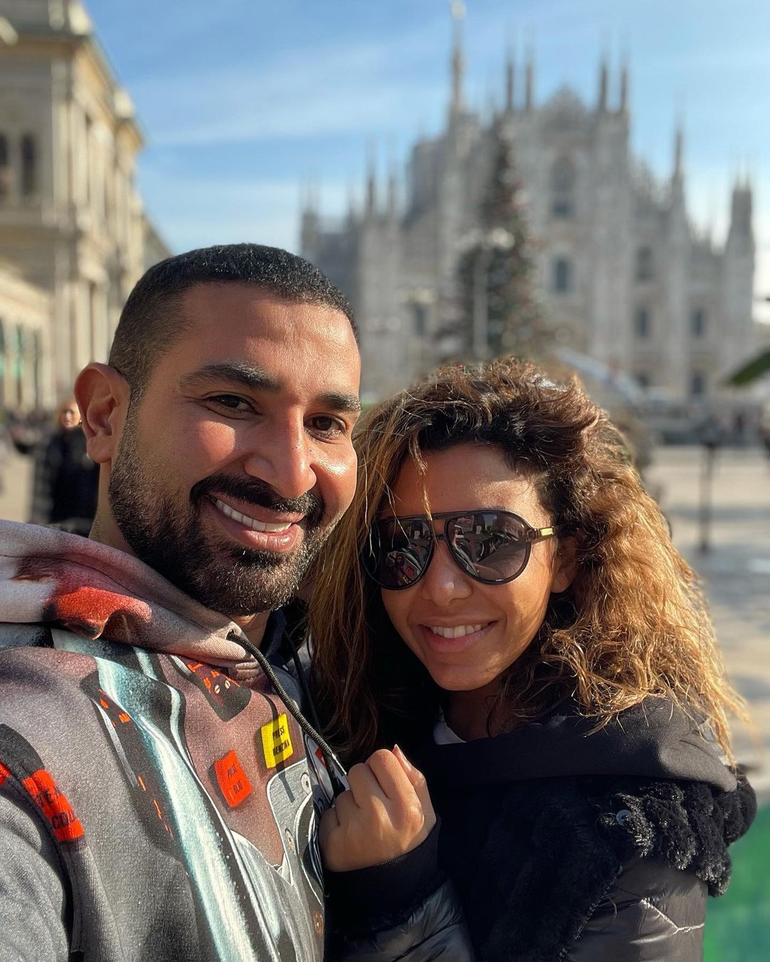 المطرب احمد سعد وزوجته فى اوروبا