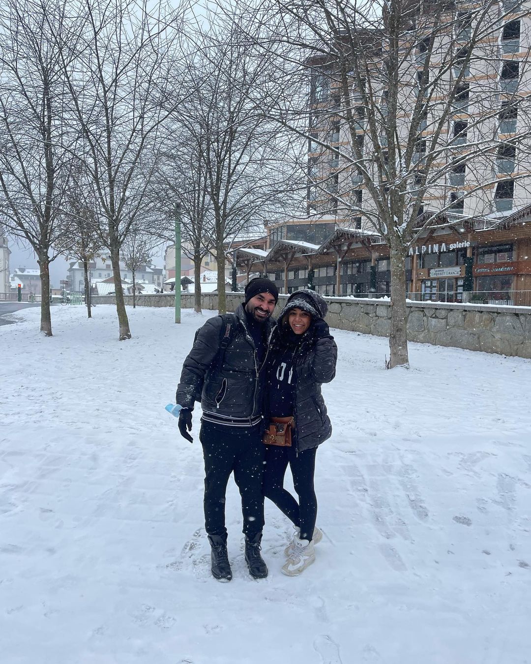 احمد سعد وزوجته وسط الجليد