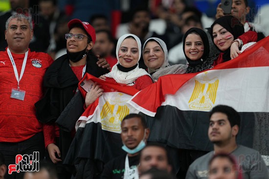 الجماهير المصرية والجزائرية باستاد الجنوب (24)