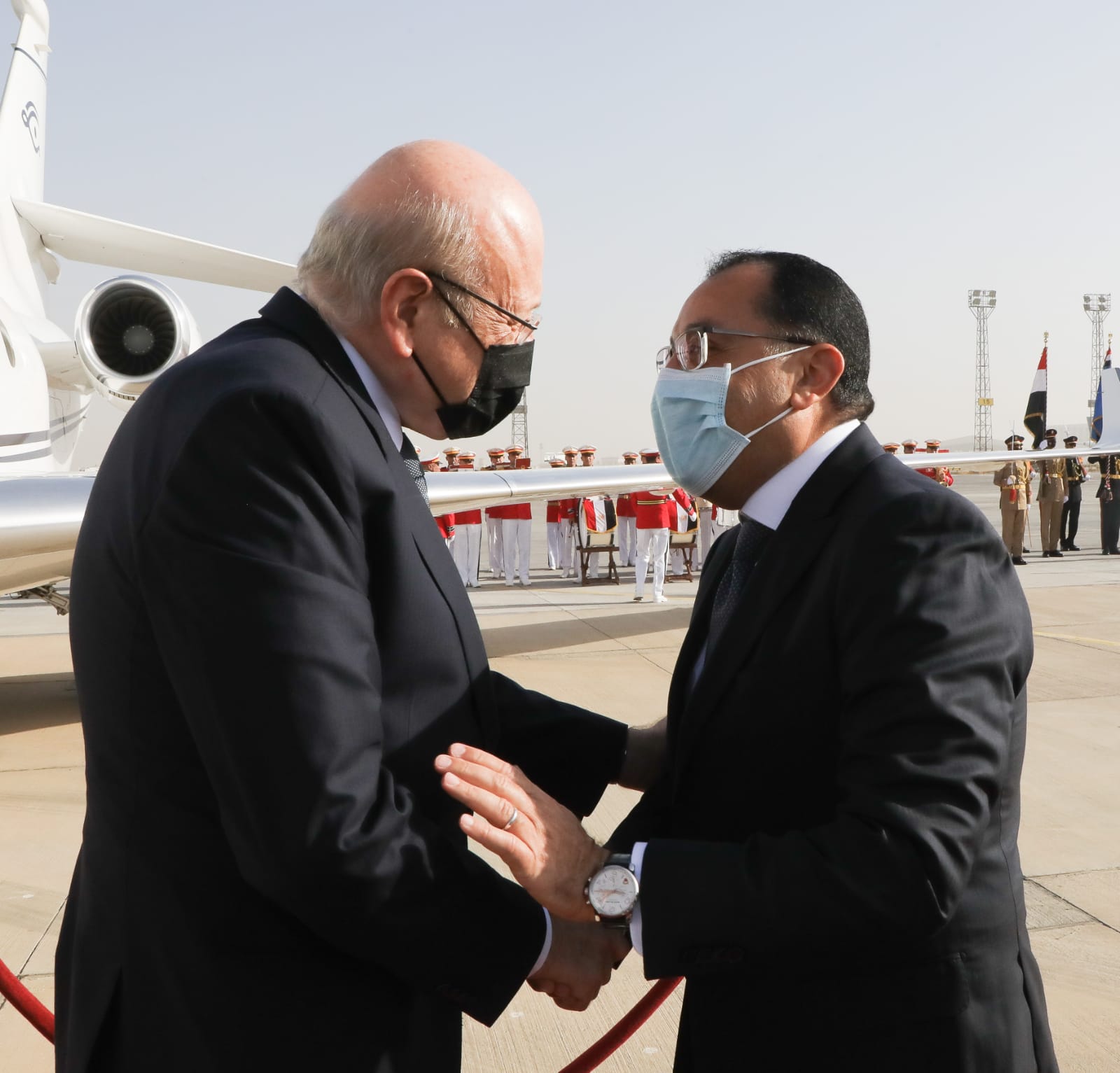  استقبال رئيس الوزراء نظيره اللبنانى بمطار القاهرة  (2)