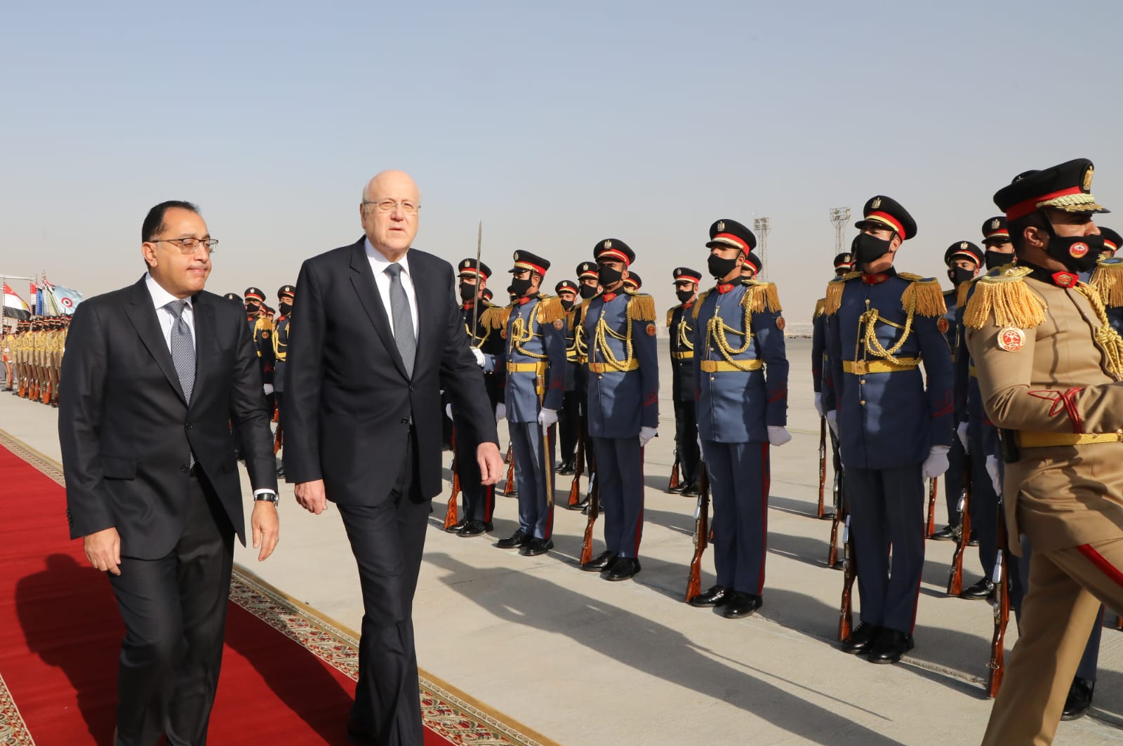  استقبال رئيس الوزراء نظيره اللبنانى بمطار القاهرة  (1)