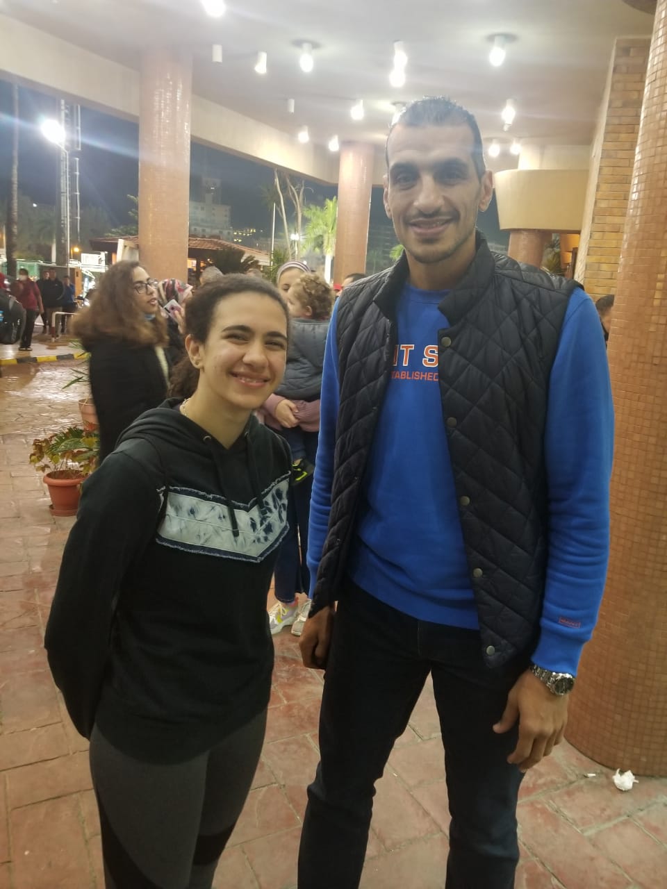 اللاعبة مع اسماعيل احمد اللاعبة مع اسماعيل احمد