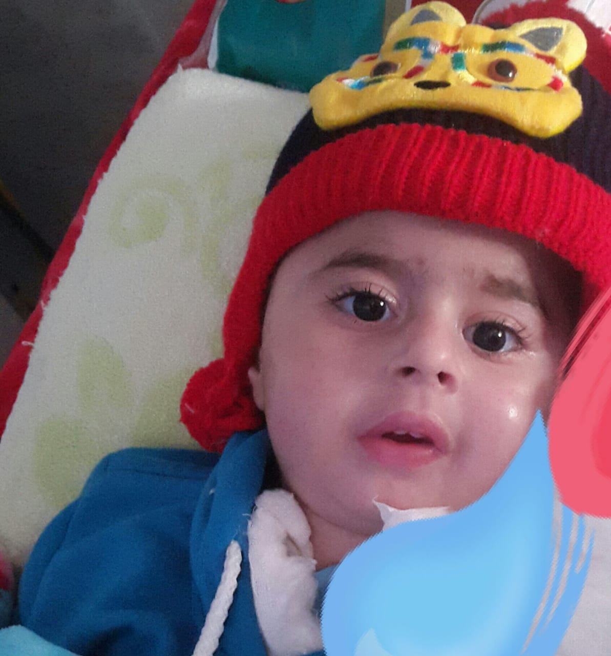 الطفل عاصم المقيم بالعناية المركزة بمستشفى سيدي سالم (1)