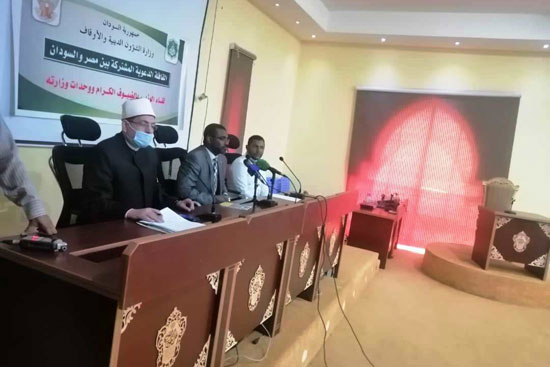 وزير الأوقاف السودانى يلتقى القافلة الدعوية المشتركة بين مصر والسودان (1)