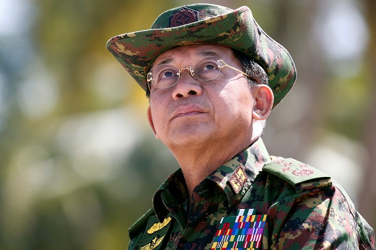 قائد جيش ميانمار الجنرال مين أونج هلينج