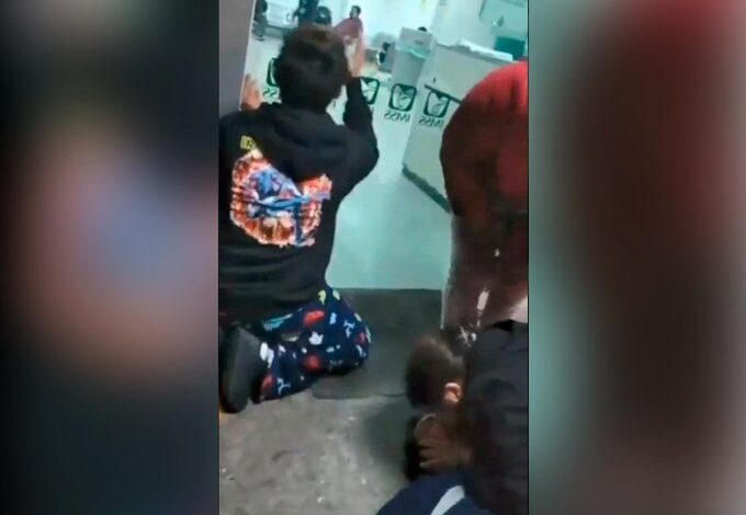رجل يموت امام مستشفى فى المكسيك