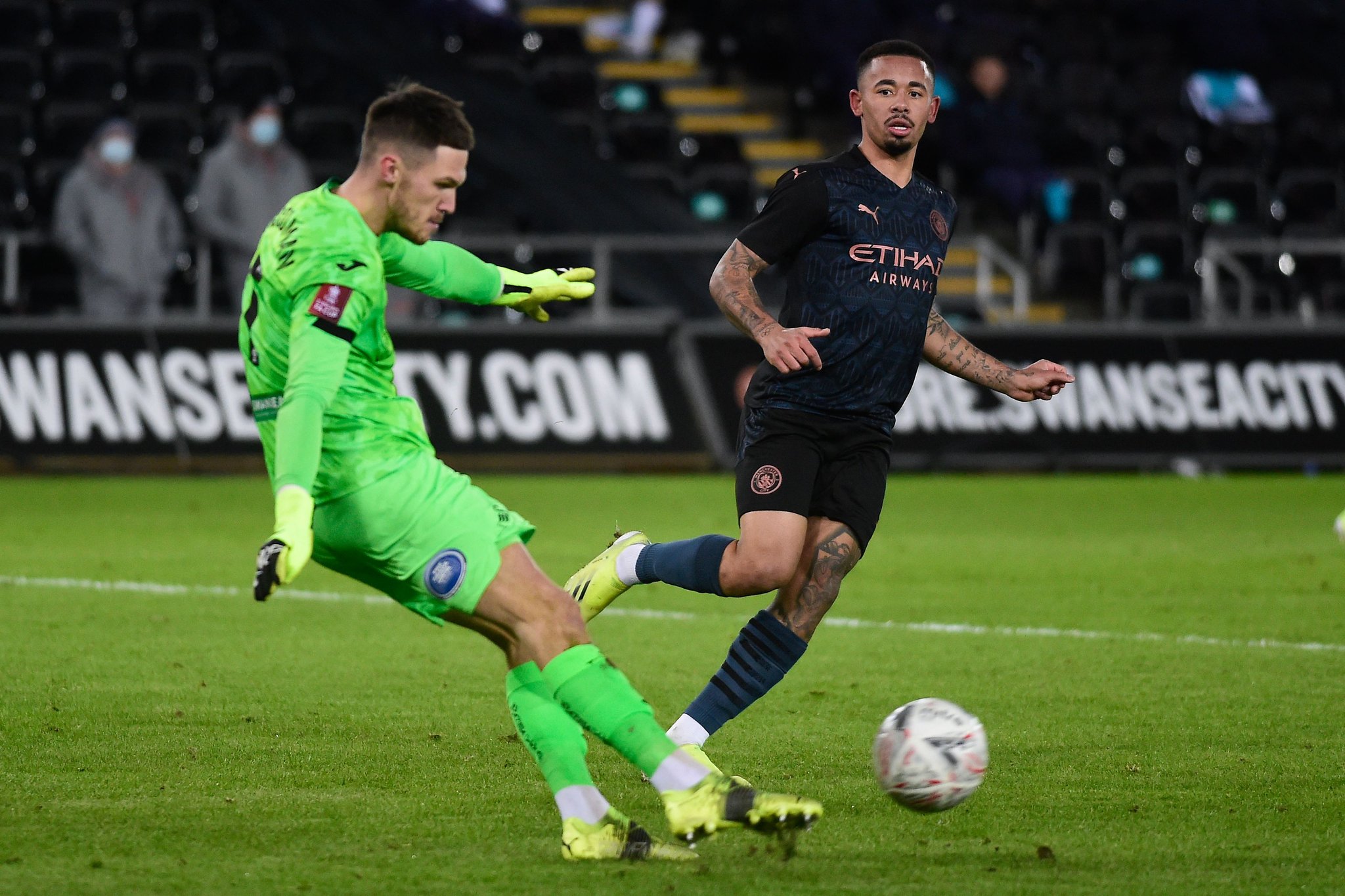 سوانزي ضد مان سيتي (4)