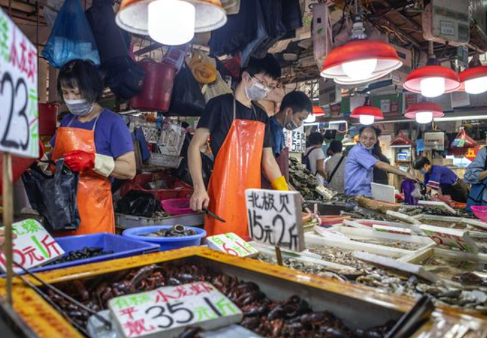 سوق مدينة ووهان الصينية مركز تفشى العدوى 