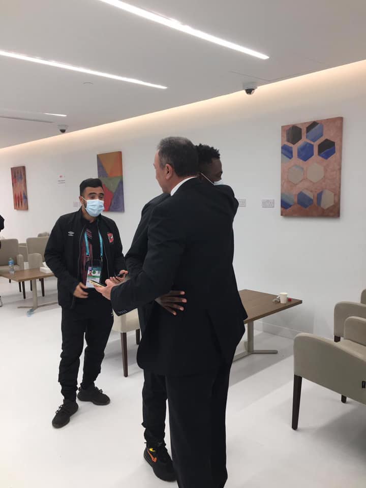 الخطيب بين اللاعبين