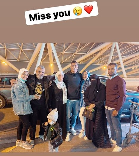 مصطفى محمد وأسرته