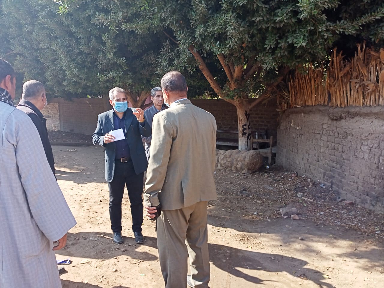 نائب المحافظ يتابع للمشروعات المدرجة ضمن مبادرة حياة كريمة بديروط والقوصية (3)