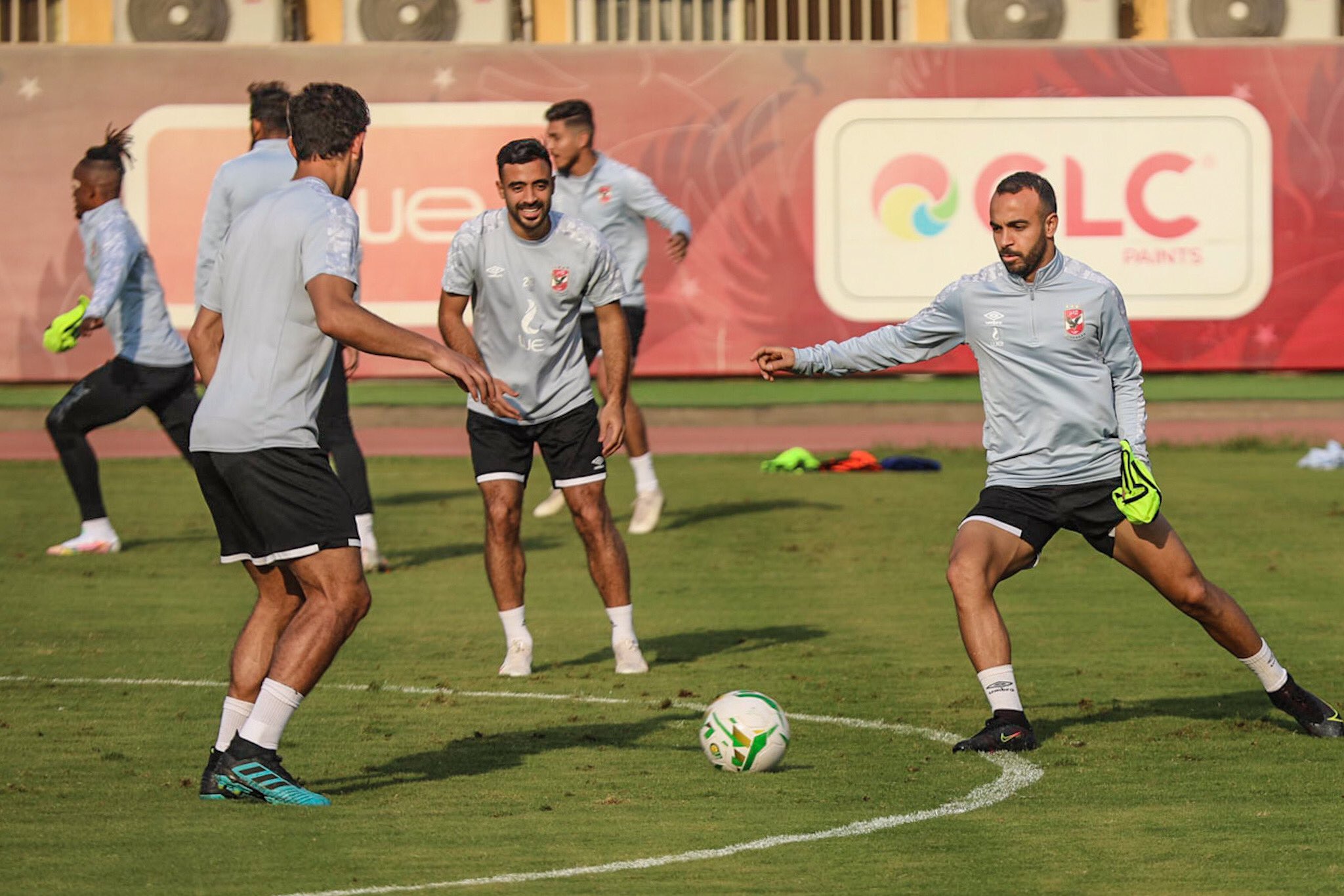 نجوم الأهلي في المران