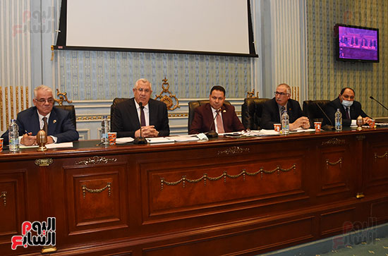 اجتماع لجنة الزراعة والري برئاسة النائب هشام الحصري  (2)