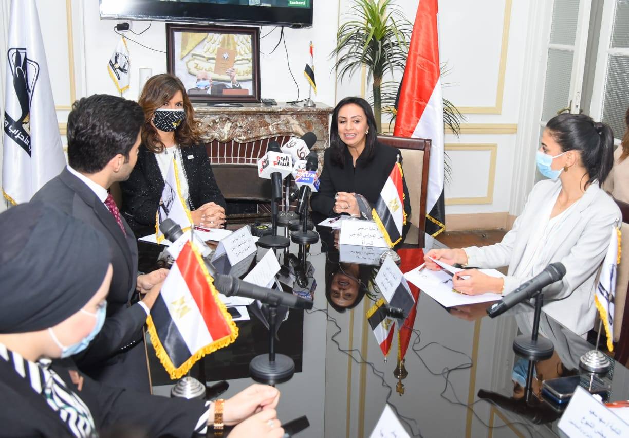 وزيرة الهجرة تطلق مبادرة مصرية بـ100 راجل (3)