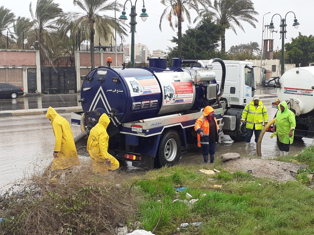 شفط المياه من شوارع الاسكندرية (3)