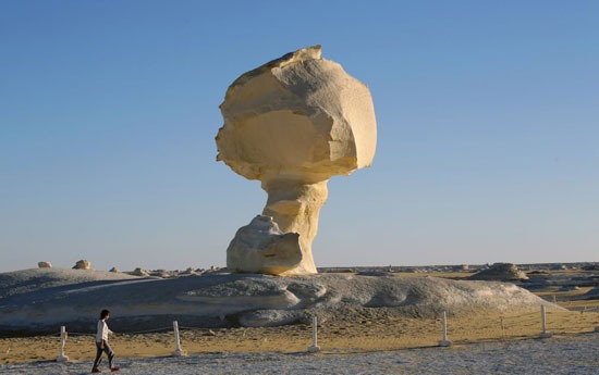 جبال وصخور الصحراء البيضاء