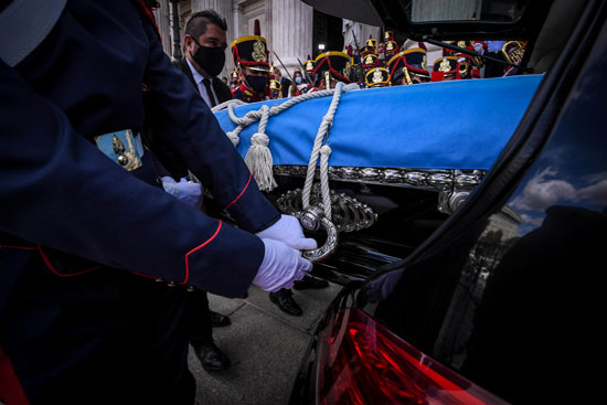 45000-جنازة-رسمية-للرئيس-الأرجنتينى-الراحل-كارلوس-منعم