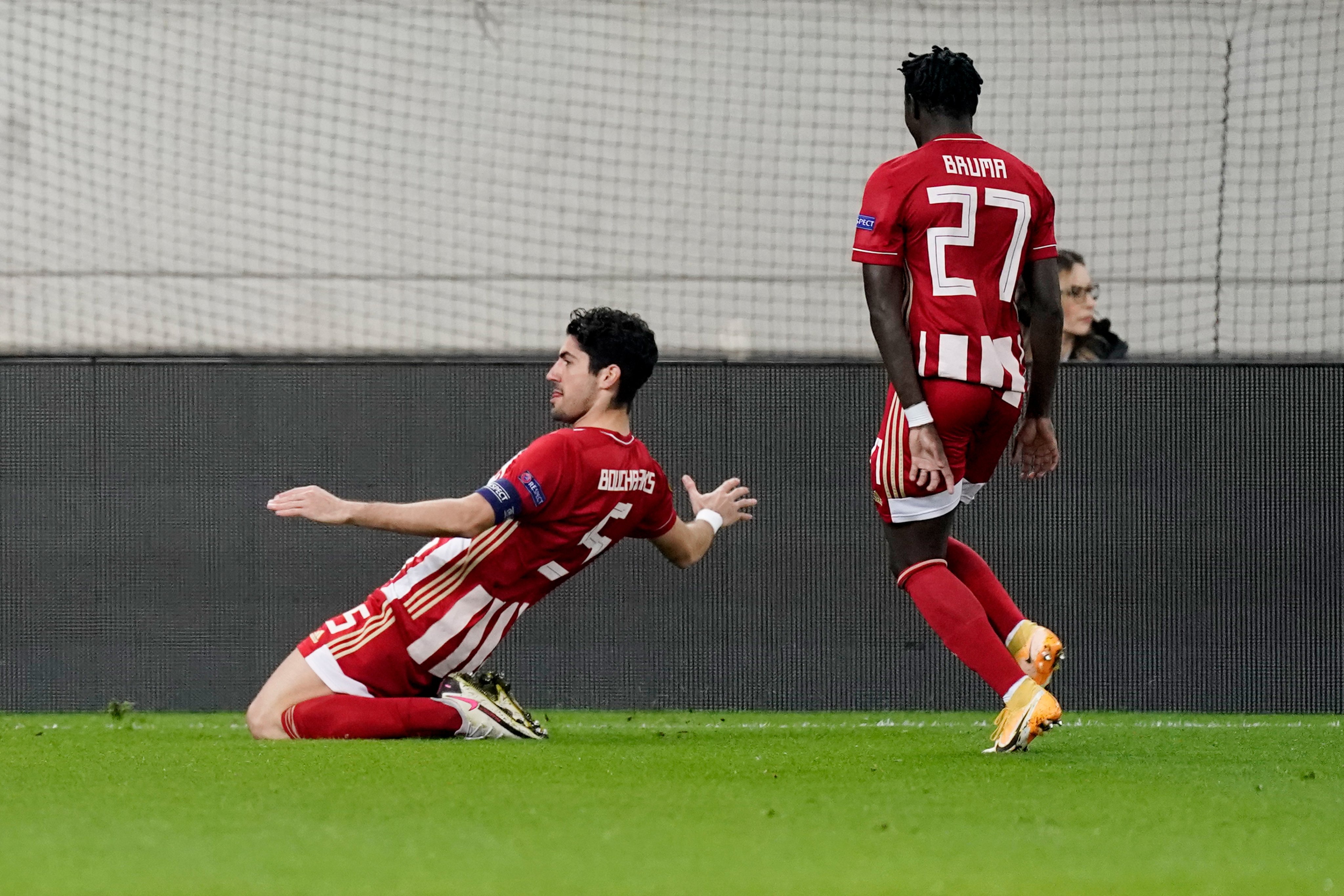 أولمبياكوس ضد إيندهوفن (4)