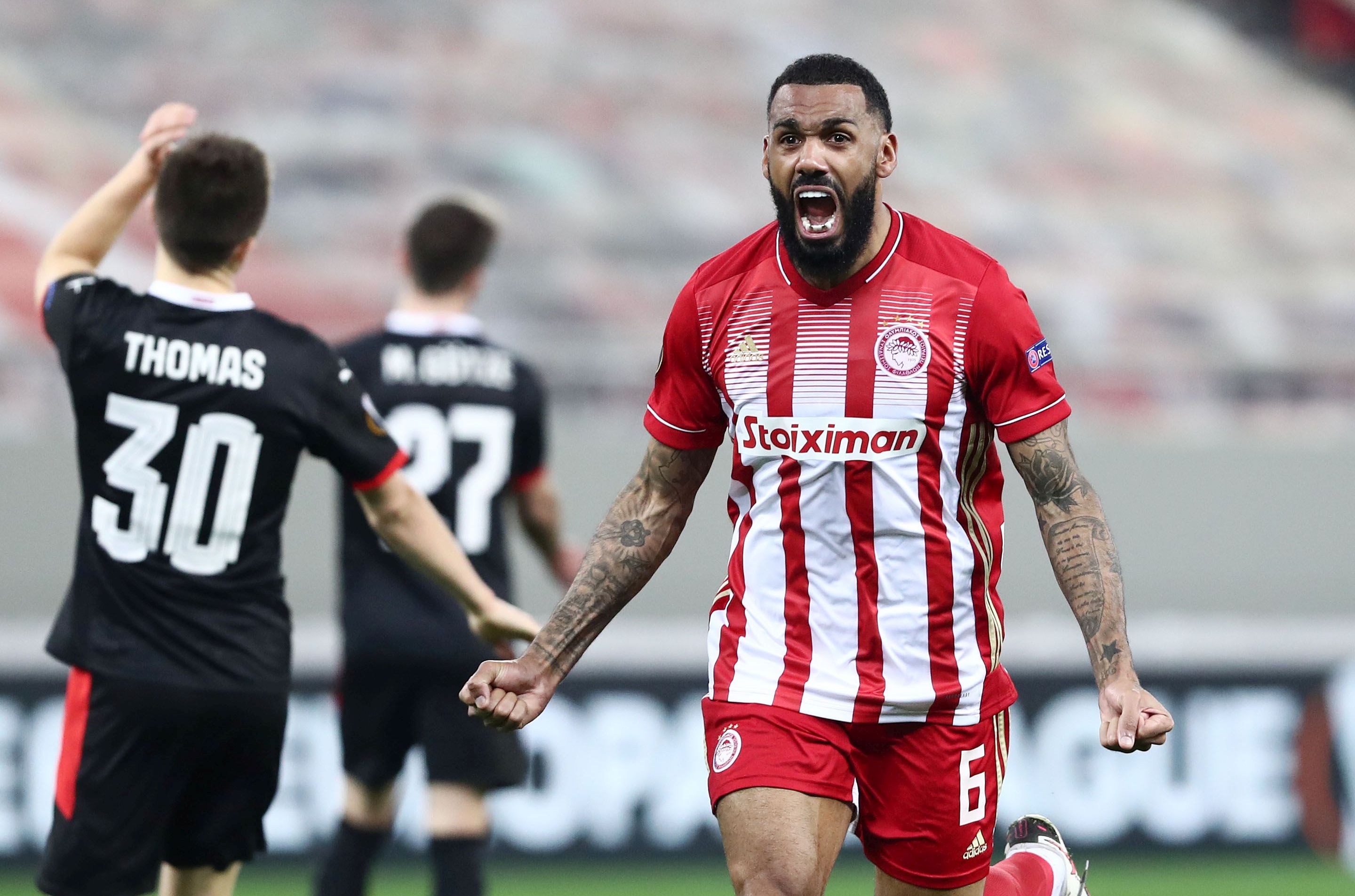 أولمبياكوس ضد إيندهوفن (1)