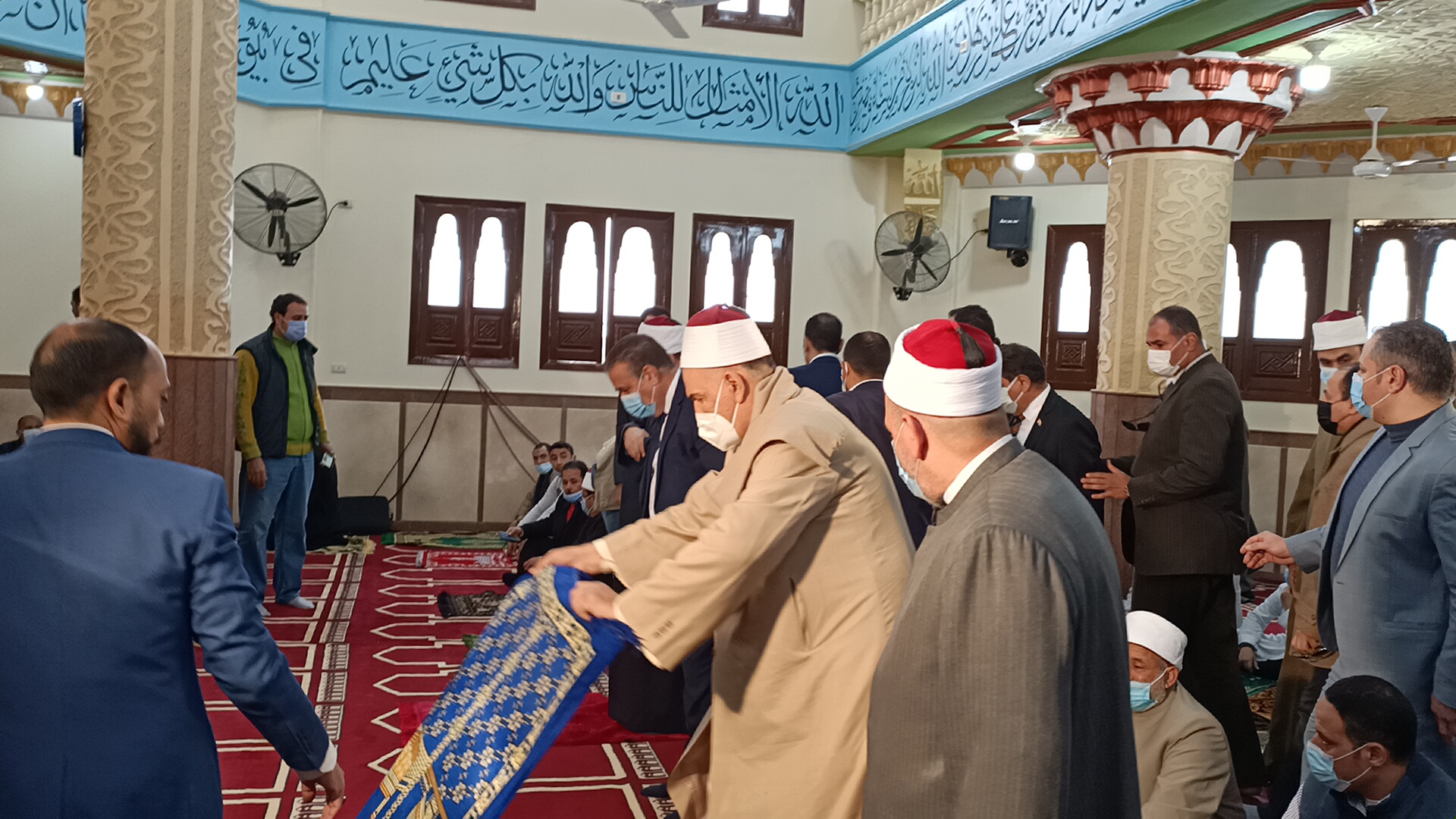 وزير الأوقاف ومحافظ المنوفية يفتتحان مسجد عصمت السادات (1)
