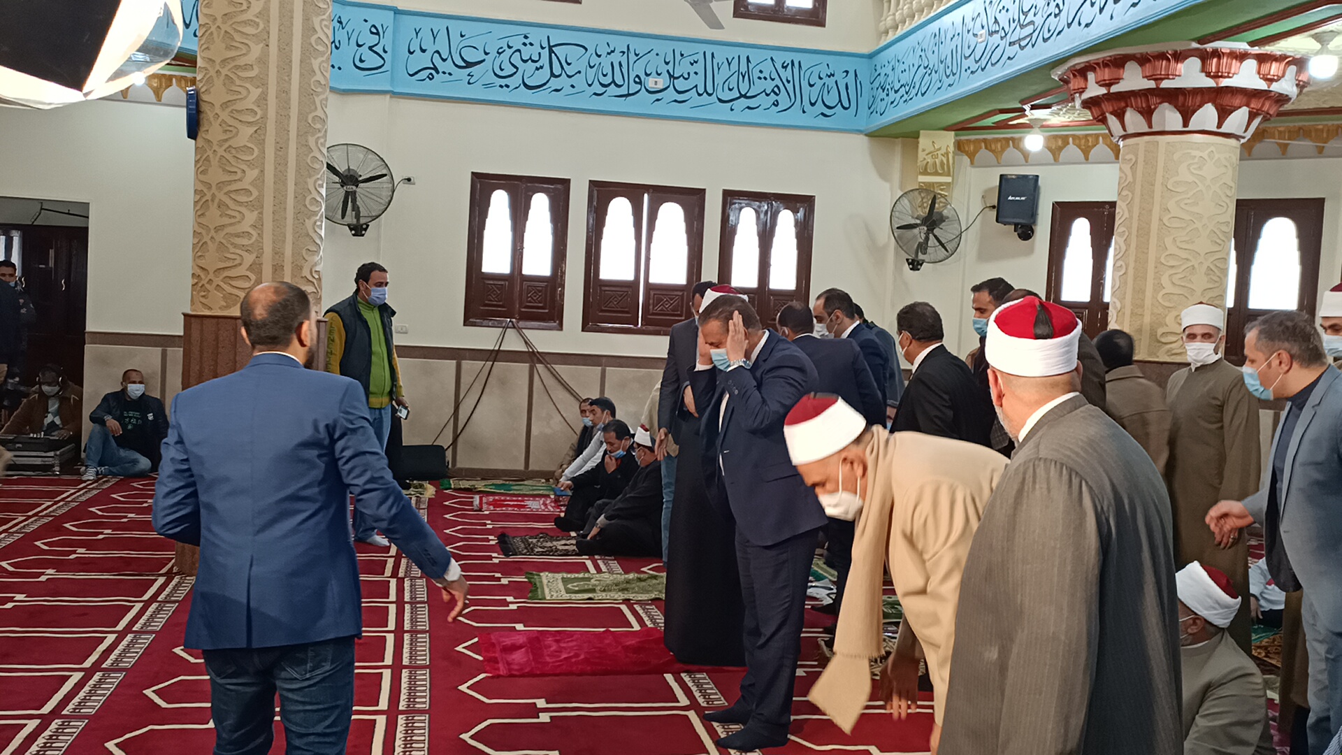وزير الأوقاف ومحافظ المنوفية يفتتحان مسجد عصمت السادات (2)