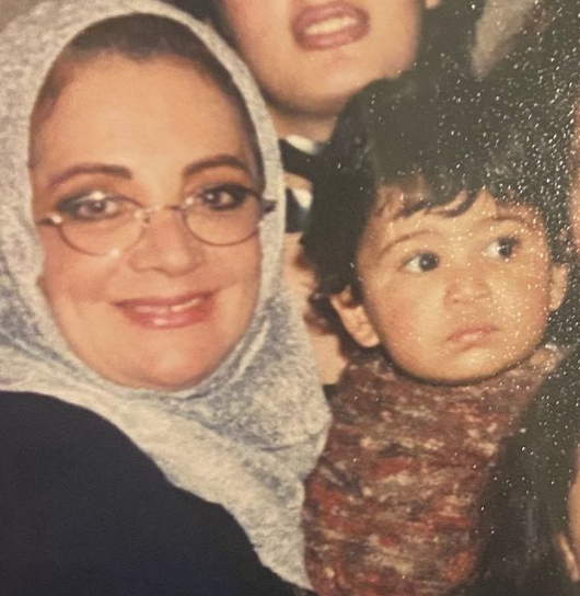 محمود عمرو ياسين فى صورة من طفولته